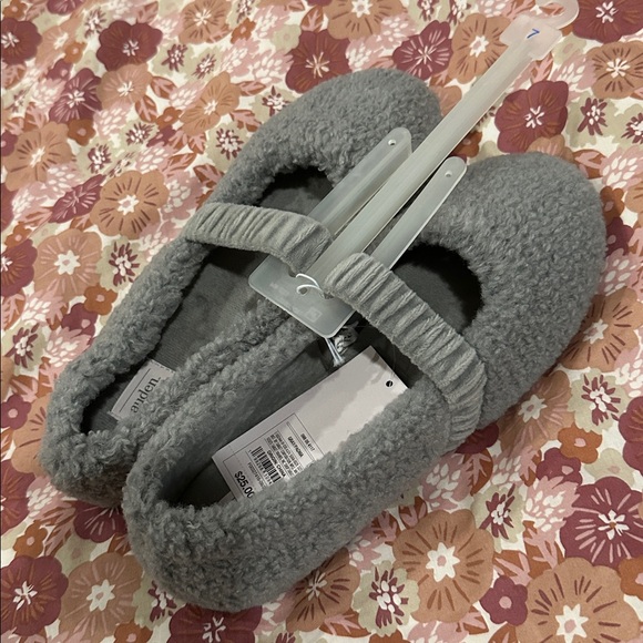 Auden Soft Gray Slippers - Picture 2 of 5